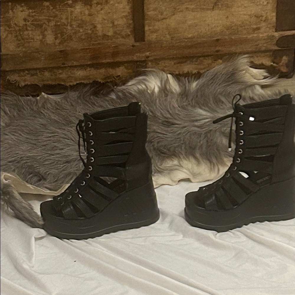 Chic Black Lace-Up Platform Boots